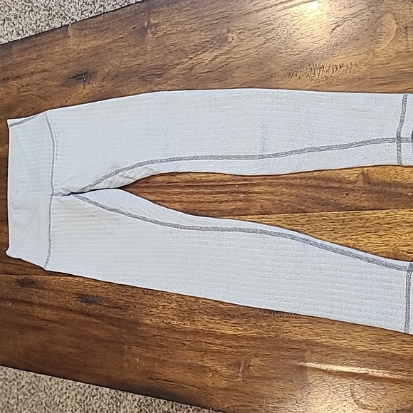 Women’s Lululemon *rare* ghost herringbone legging size 4 - Picture 3 of 6